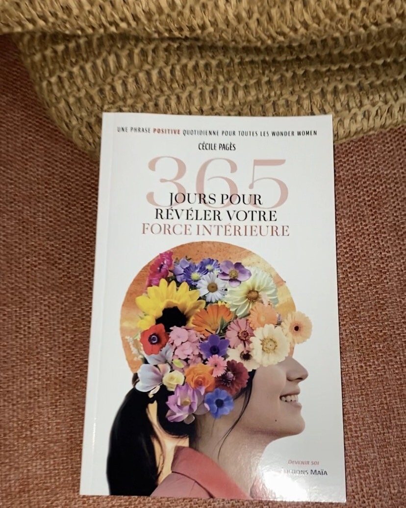 Livre sur une chaise